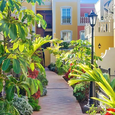 Cozy In 60 M² With Shared Pool Эль-Пальмар