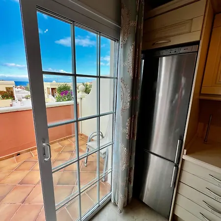 Cozy In 60 M² With Shared Pool