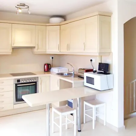 Cozy In 60 M² With Shared Pool *