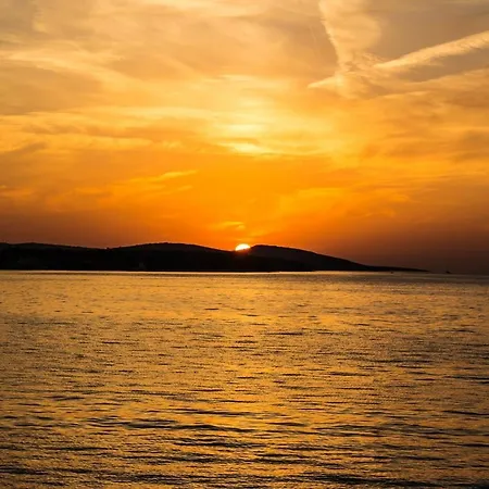 Lägenhet Cozy In 60 M² With Shared Pool