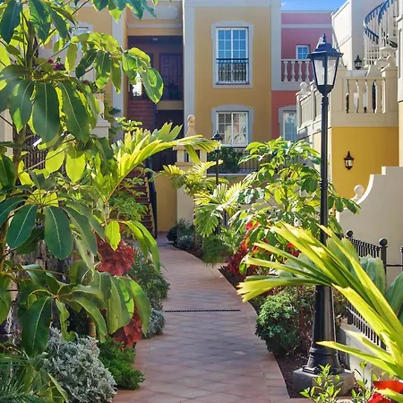 Apartamento Cozy In 60 M² With Shared Pool Palm-mar