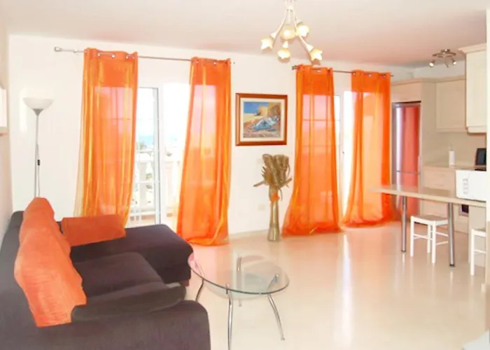 Cozy In 60 M² With Shared Pool