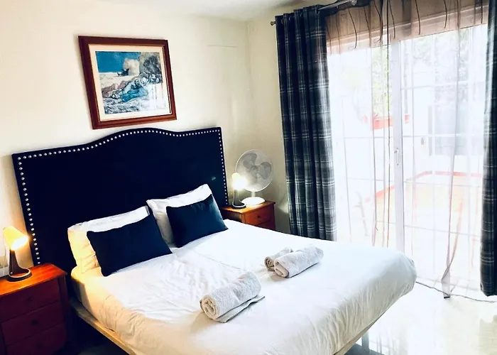 Cozy In 60 M² With Shared Pool アパート パルム・マール