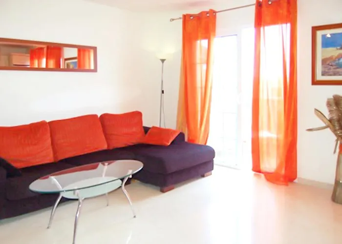 Cozy In 60 M² With Shared Pool アパート パルム・マール